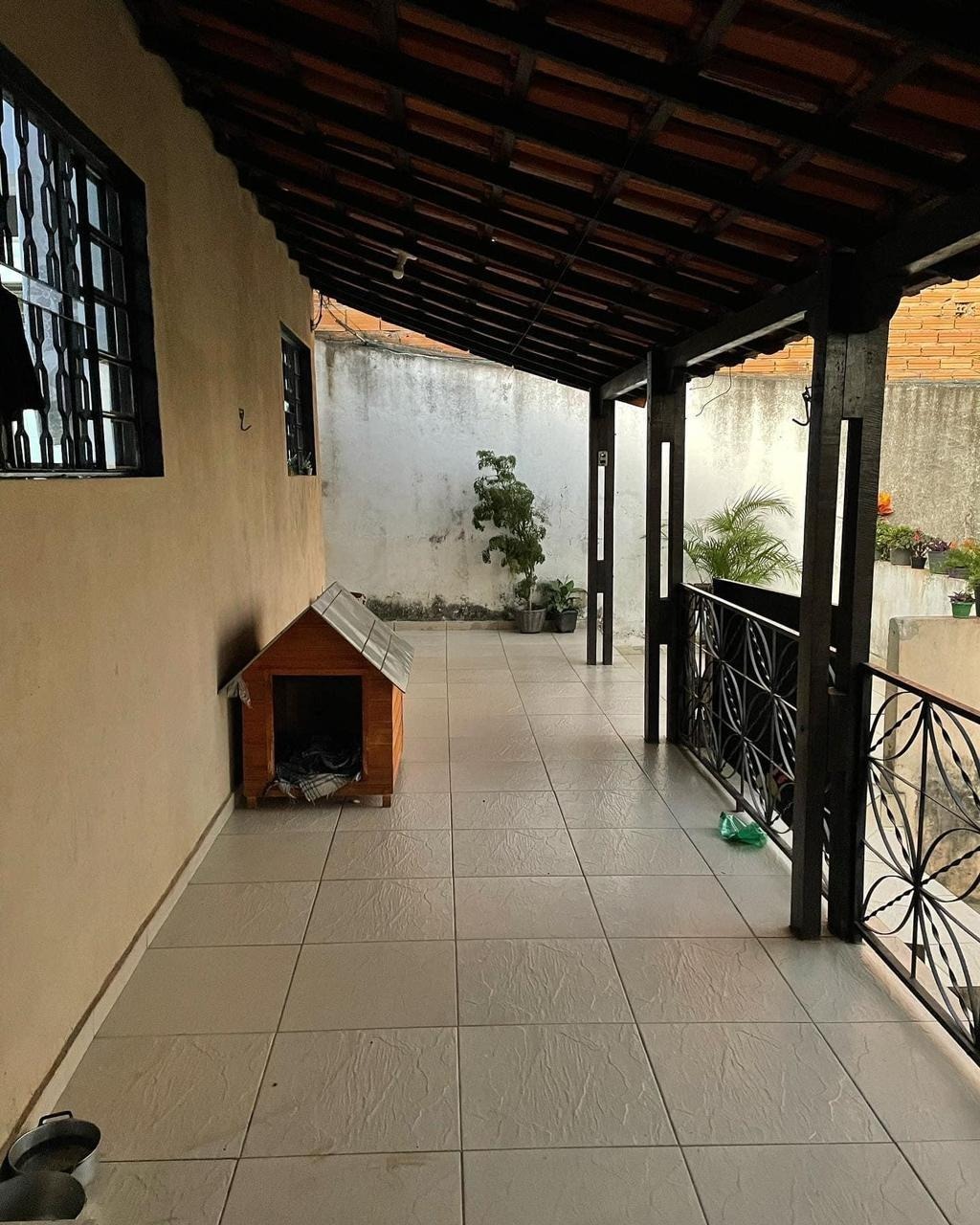 Casa à venda com 3 quartos, 500m² - Foto 1