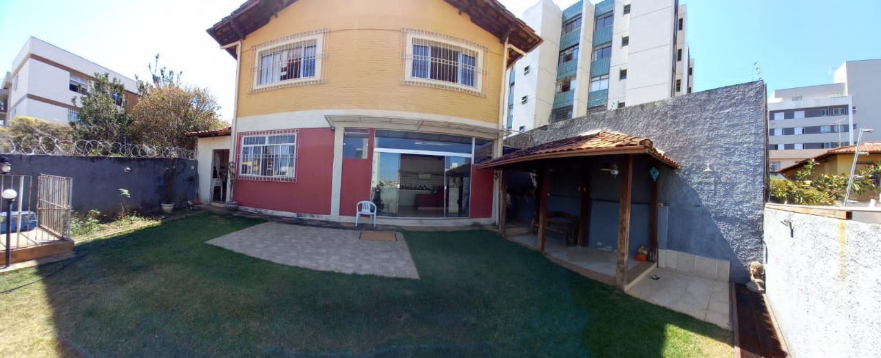 Casa à venda com 4 quartos, 400m² - Foto 4