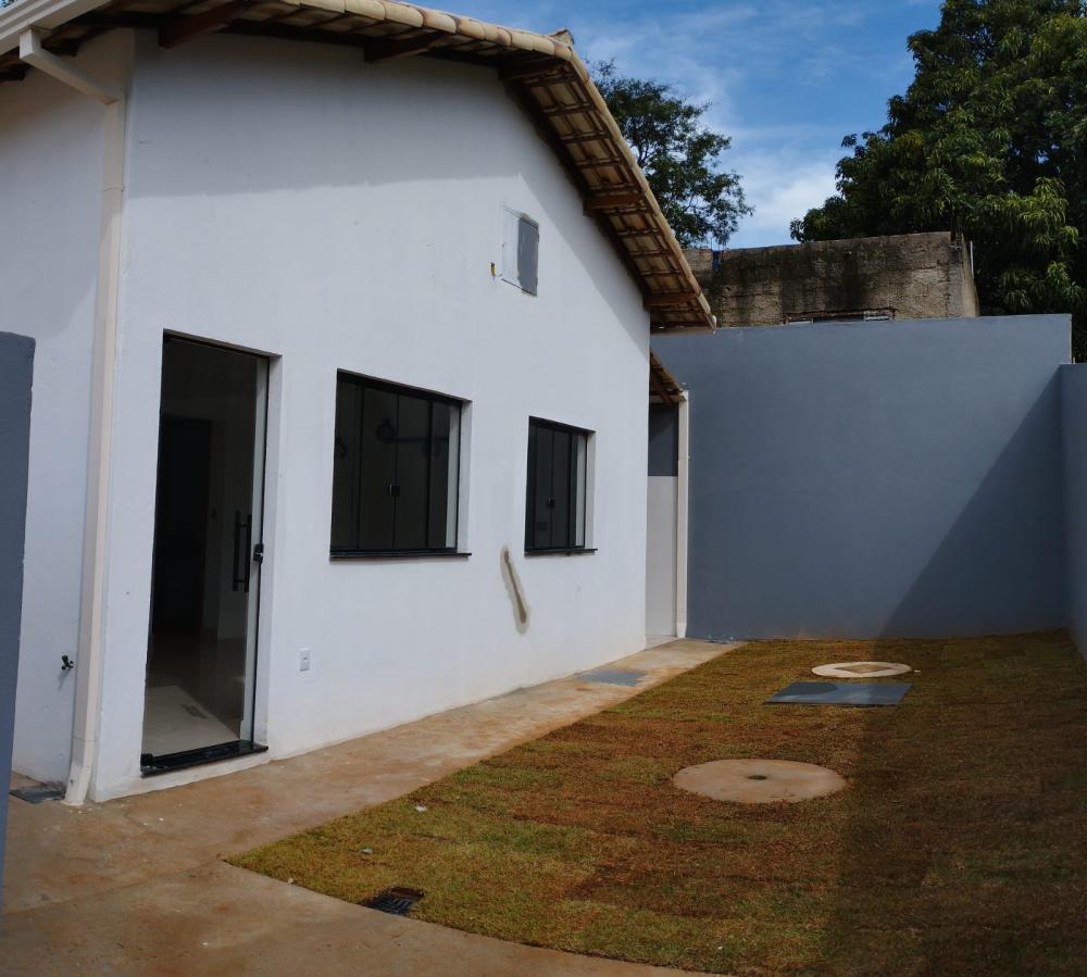 Casa à venda com 2 quartos, 180m² - Foto 2