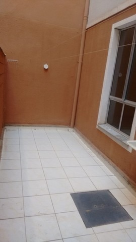 Apartamento à venda com 2 quartos, 64m² - Foto 3