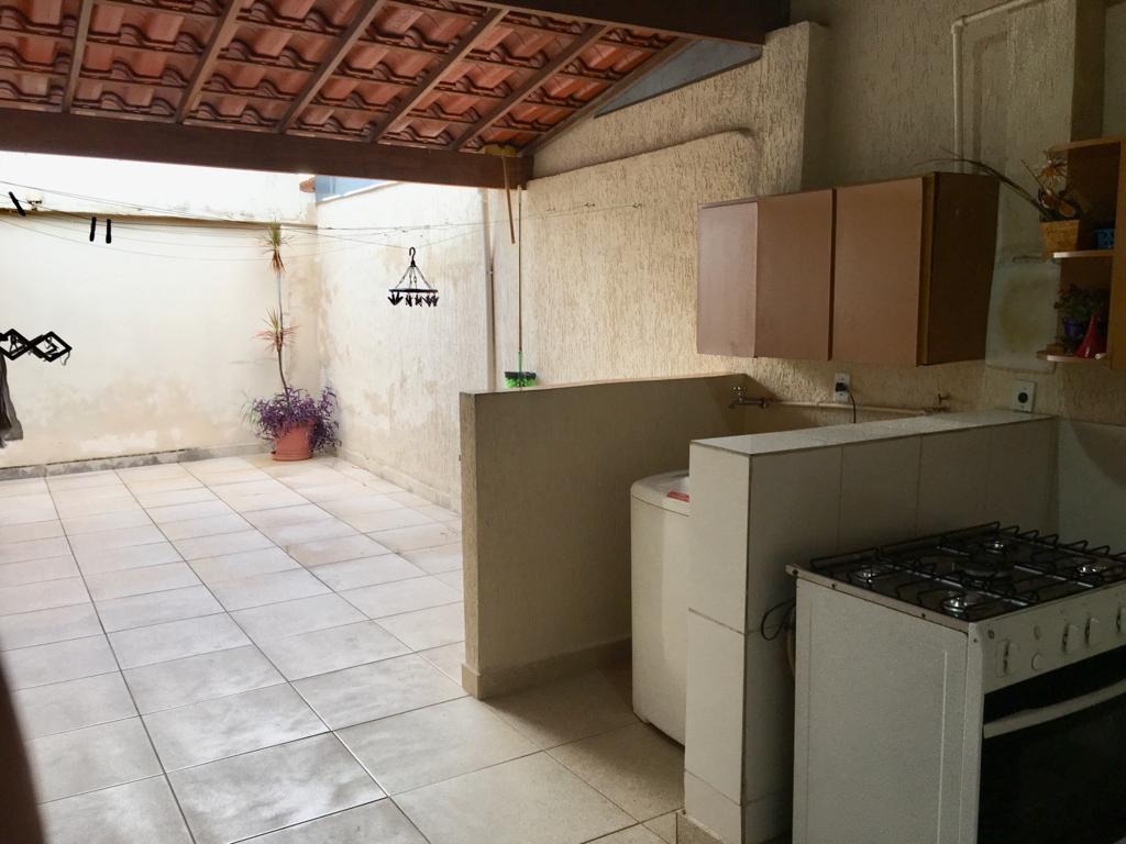 Casa à venda com 3 quartos, 400m² - Foto 4