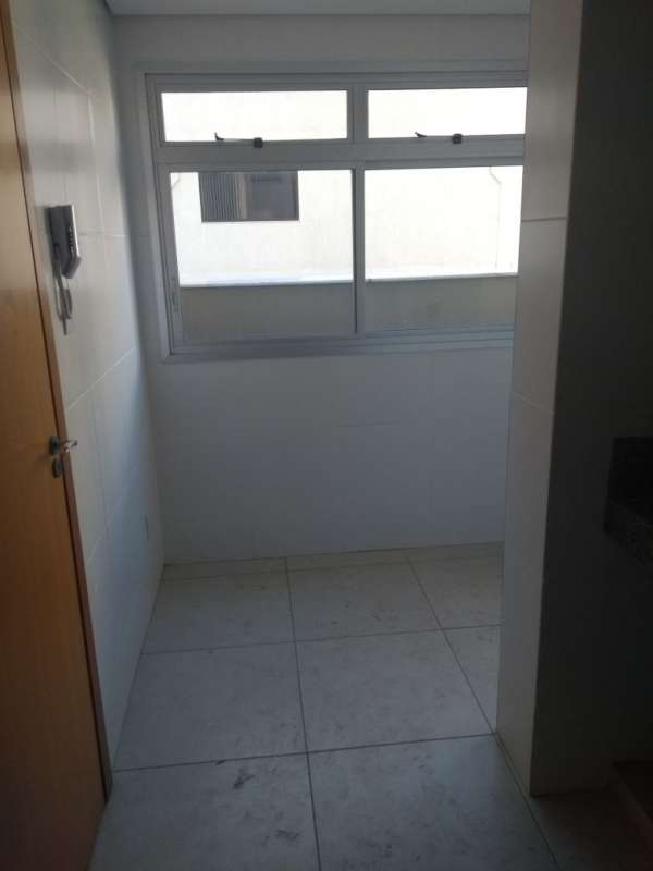 Apartamento à venda com 2 quartos, 67m² - Foto 10