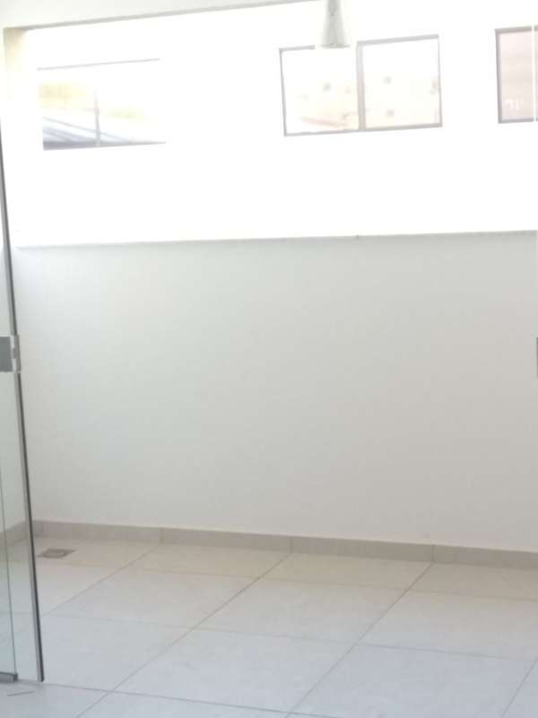 Apartamento à venda com 2 quartos, 67m² - Foto 2