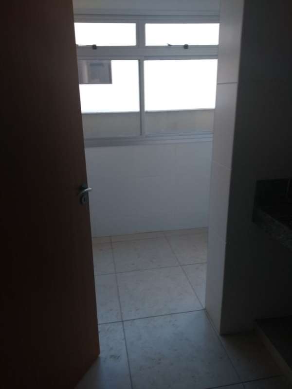 Apartamento à venda com 2 quartos, 67m² - Foto 9