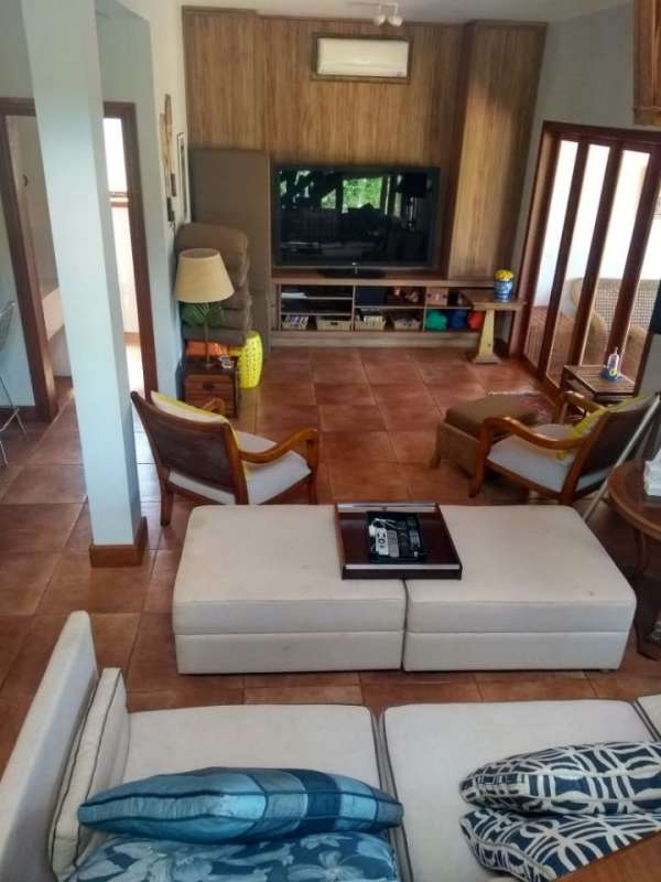 Casa de Condomínio à venda com 3 quartos, 230m² - Foto 4