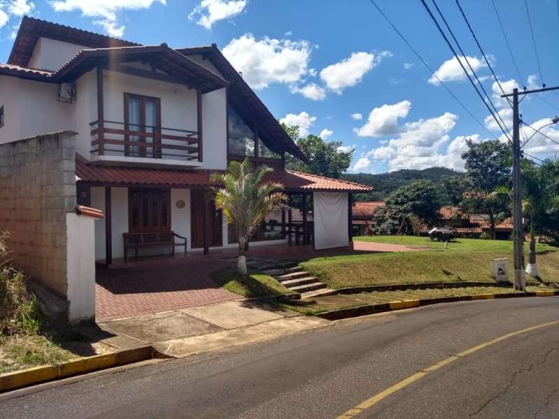 Casa de Condomínio à venda com 3 quartos, 230m² - Foto 2