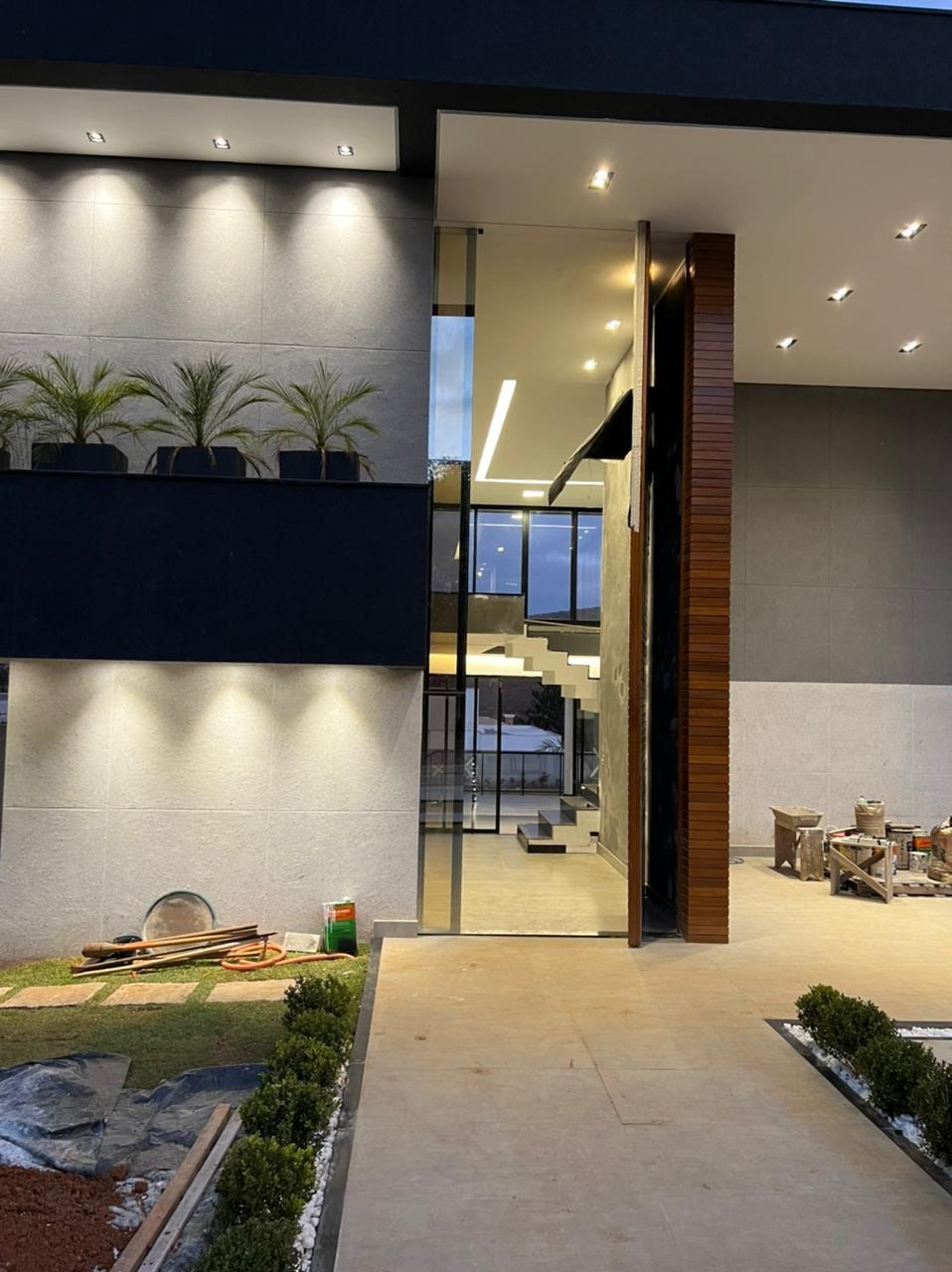 Casa Luxuosa com vista para a Lagoa dos Ingleses - Negócios de Luxo Imóveis