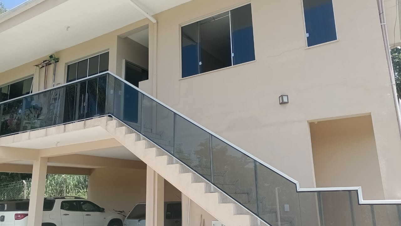 Casa à venda com 3 quartos, 1500m² - Foto 1