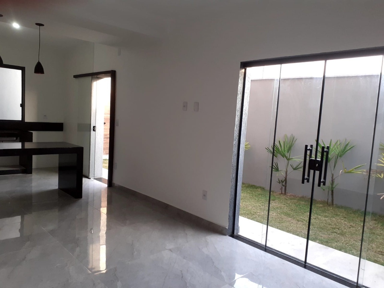 Apartamento à venda com 2 quartos, 75m² - Foto 3