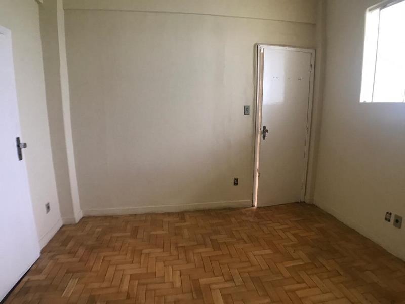 Apartamento à venda com 2 quartos, 69m² - Foto 10