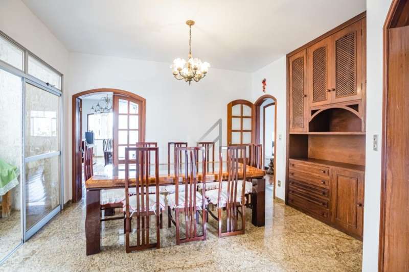 Apartamento à venda com 4 quartos, 250m² - Foto 1