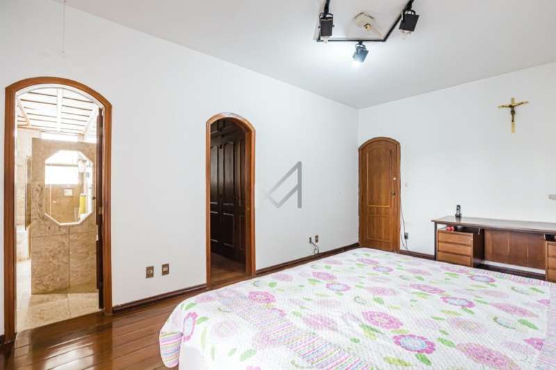 Apartamento à venda com 4 quartos, 250m² - Foto 4