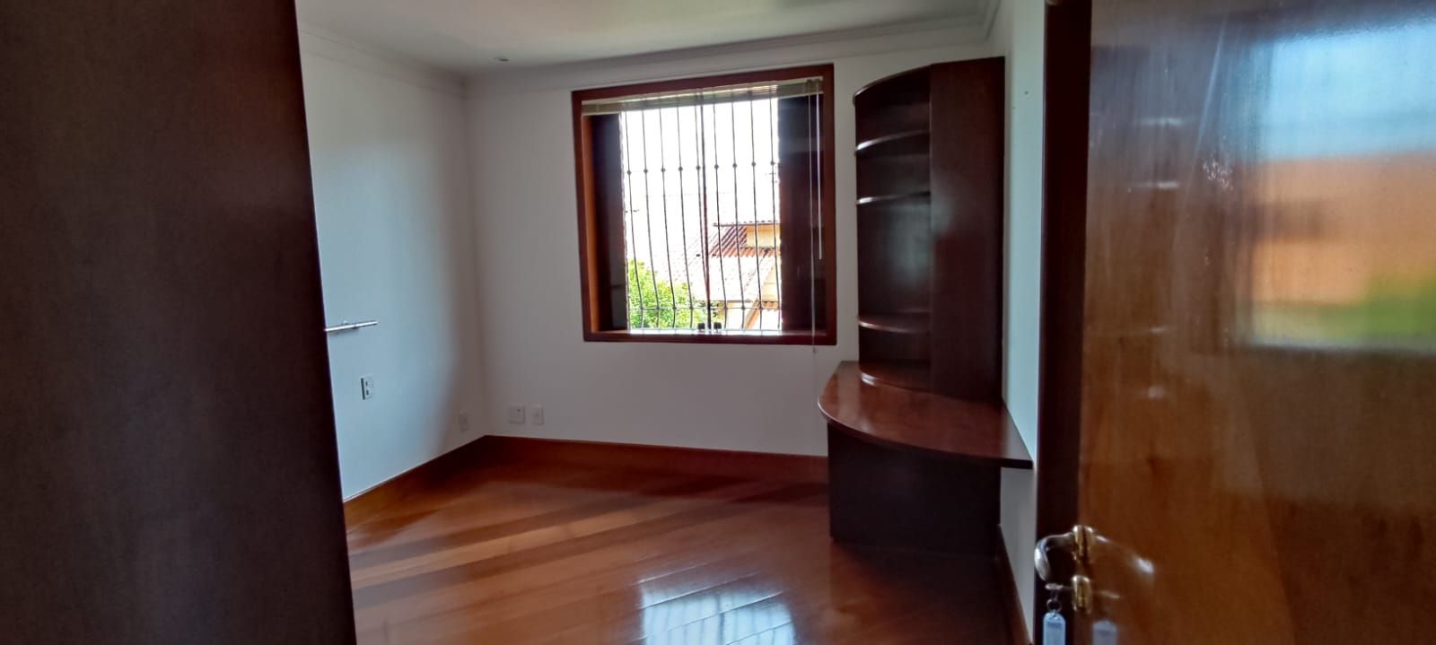 Casa para alugar com 5 quartos, 1584m² - Foto 9