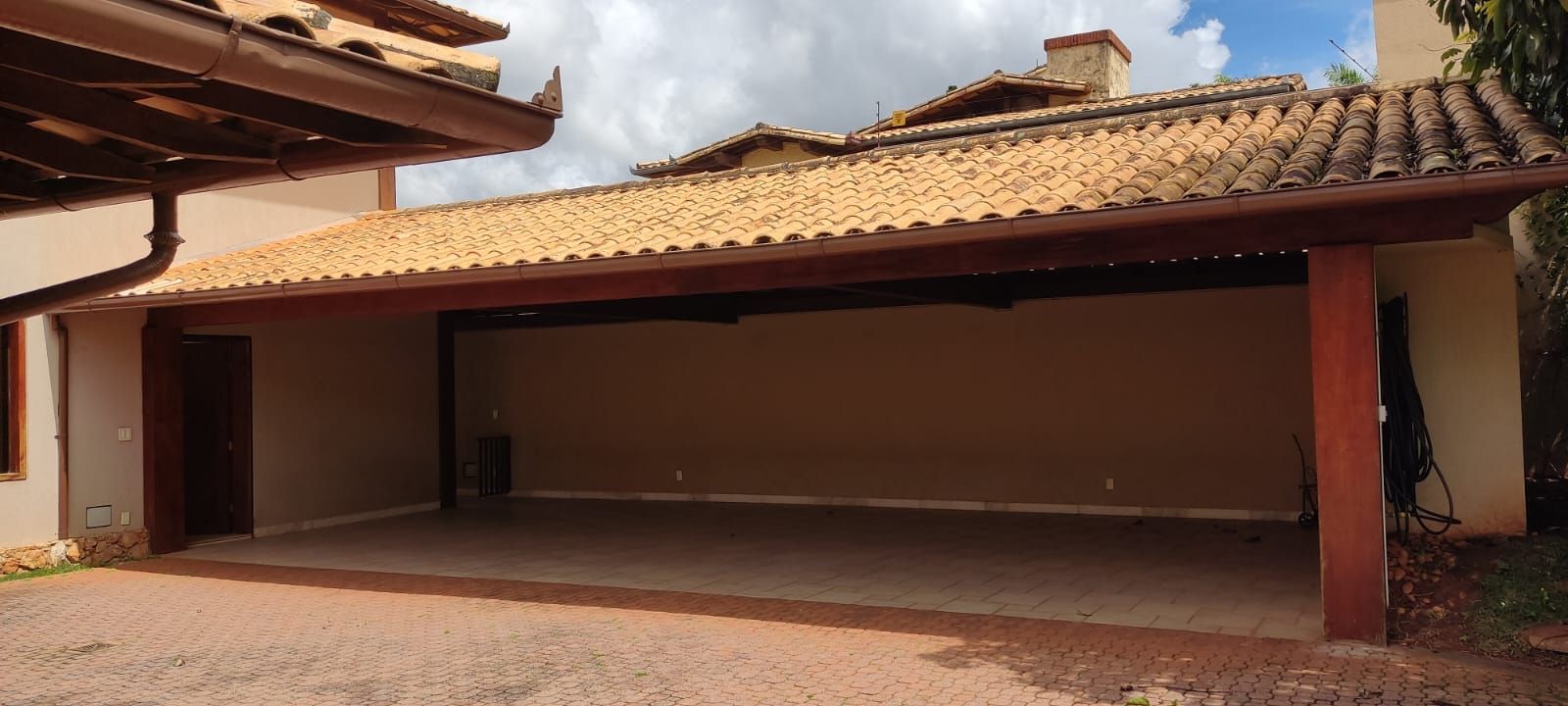 Casa para alugar com 5 quartos, 1584m² - Foto 8