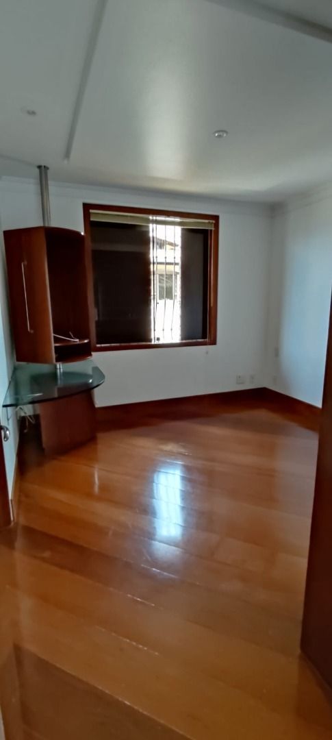 Casa para alugar com 5 quartos, 1584m² - Foto 17