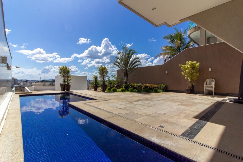 Casa de Condomínio à venda com 4 quartos, 575m² - Foto 3