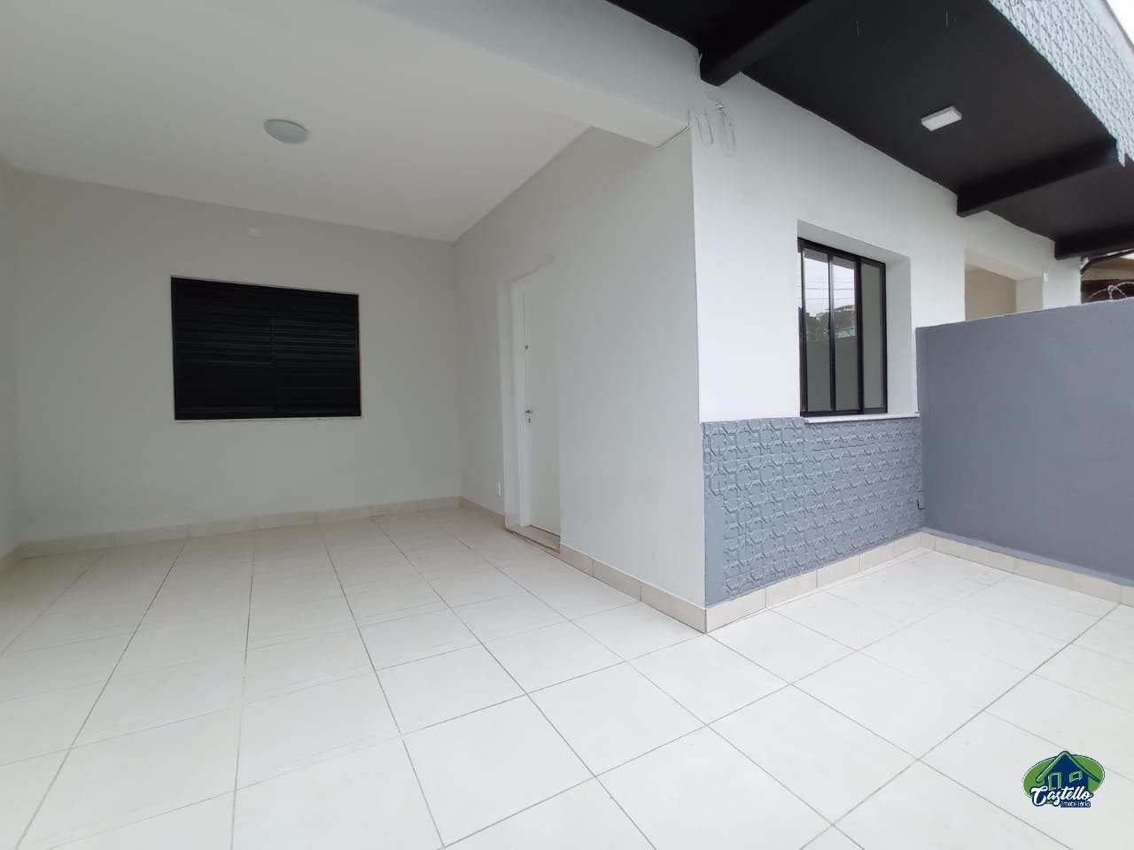 Casa para alugar com 2 quartos, 65m² - Foto 1