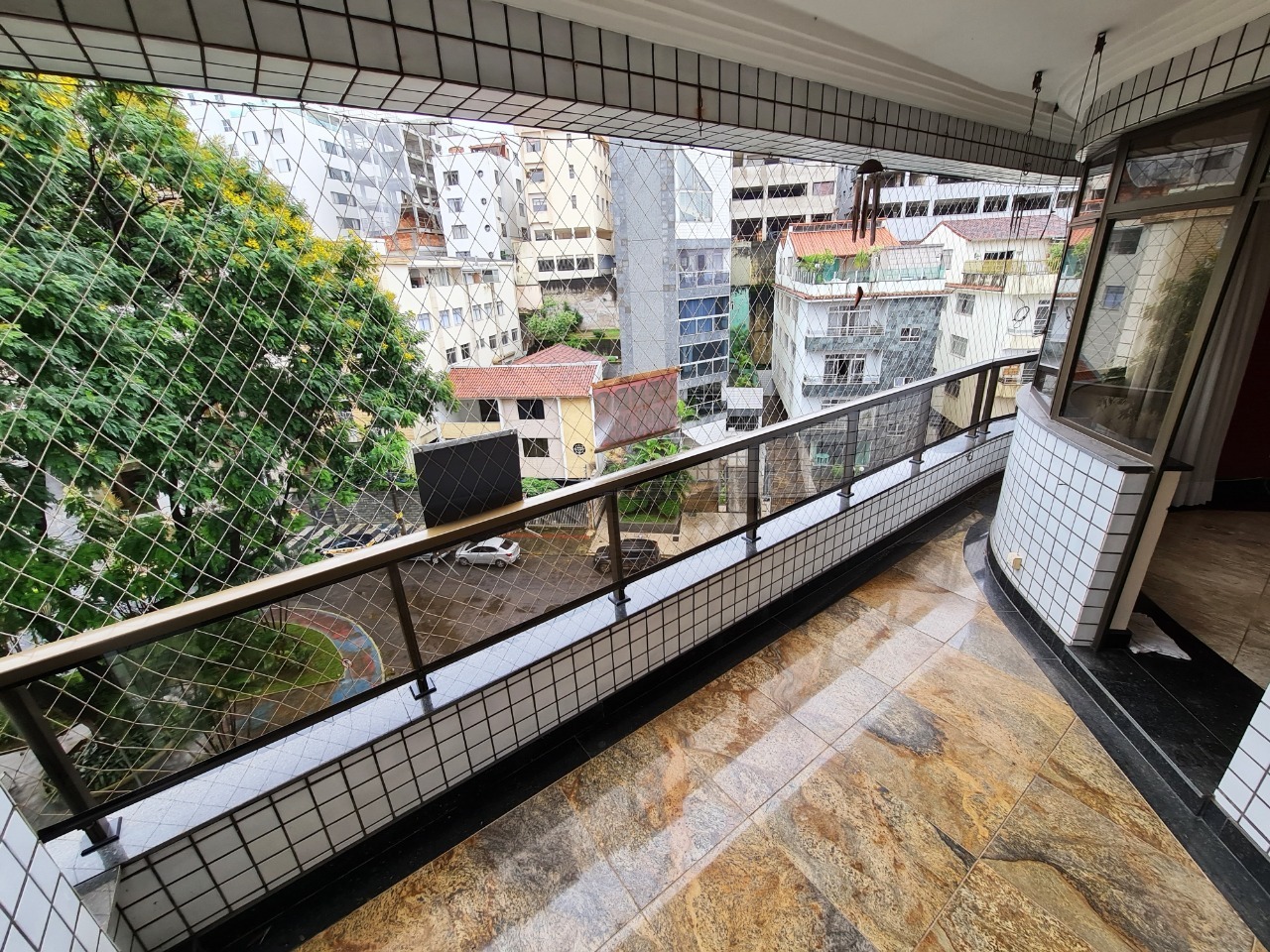 Apartamento à venda com 4 quartos, 220m² - Foto 2