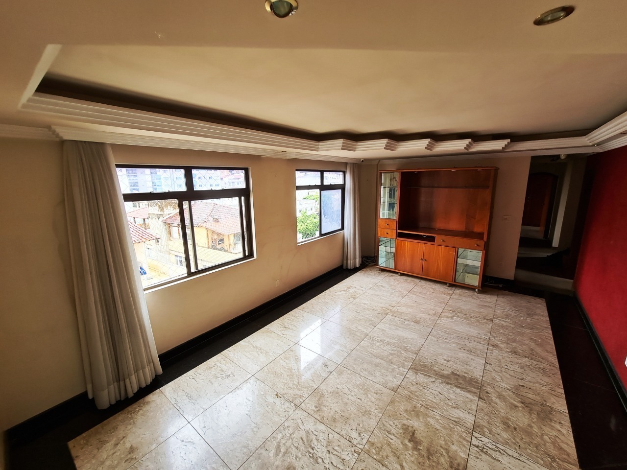 Apartamento à venda com 4 quartos, 220m² - Foto 3