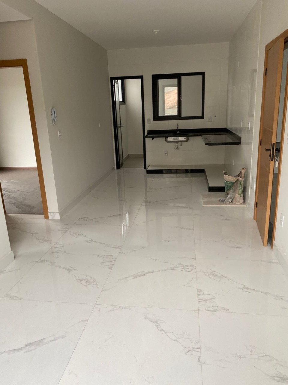 Apartamento à venda com 2 quartos, 52m² - Foto 2