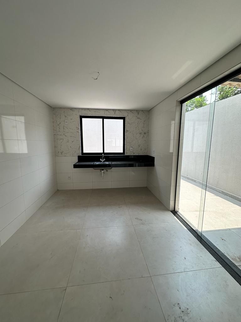 Casa à venda com 3 quartos, 114m² - Foto 10