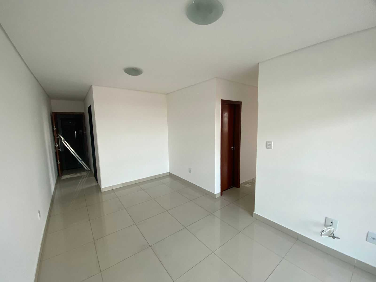 Apartamento à venda com 3 quartos, 75m² - Foto 2