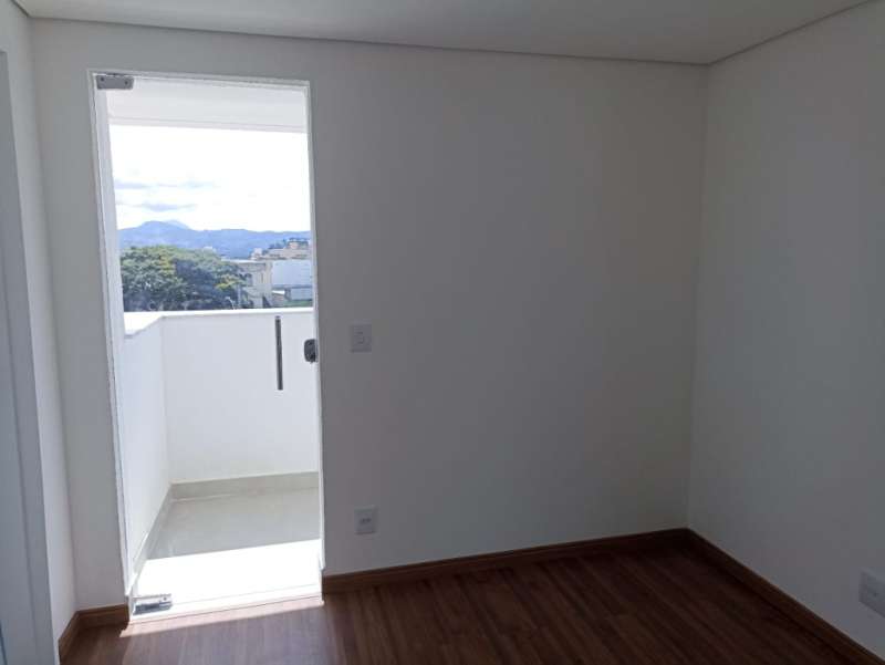 Cobertura à venda com 4 quartos, 180m² - Foto 3