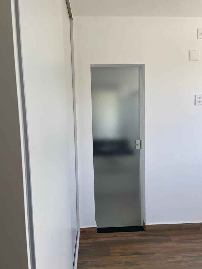 Apartamento à venda com 2 quartos, 70m² - Foto 4