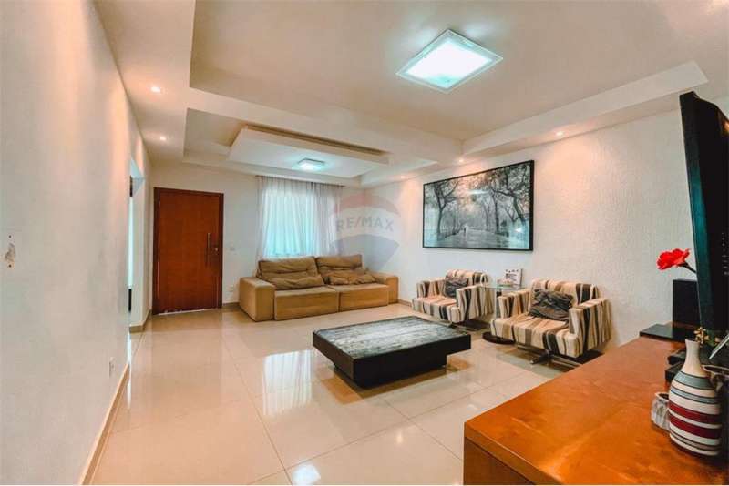 Casa à venda com 3 quartos, 360m² - Foto 4