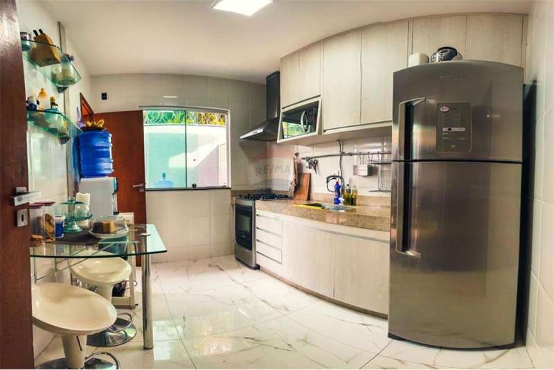 Casa à venda com 3 quartos, 360m² - Foto 8