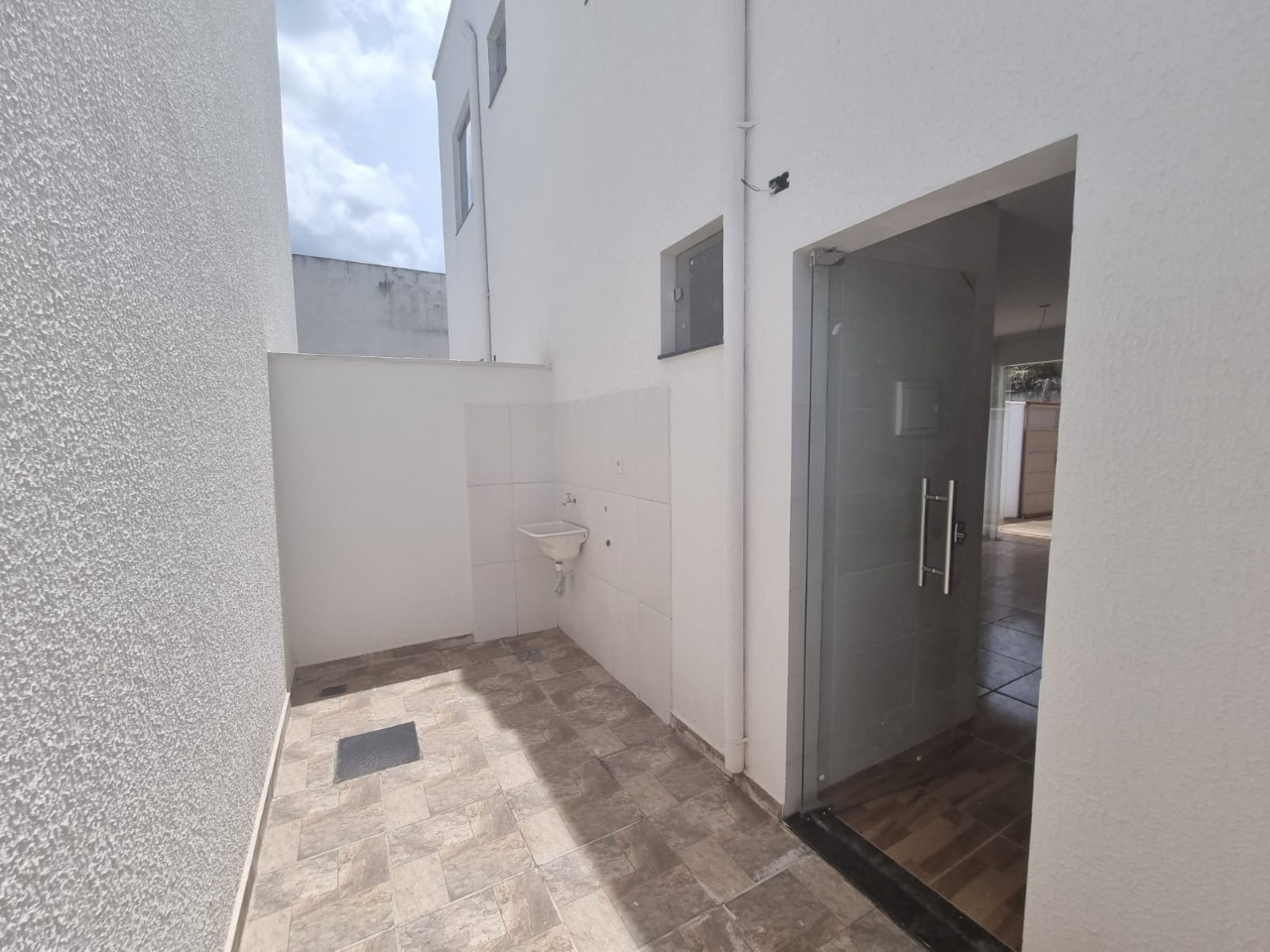 Casa à venda com 2 quartos, 60m² - Foto 13