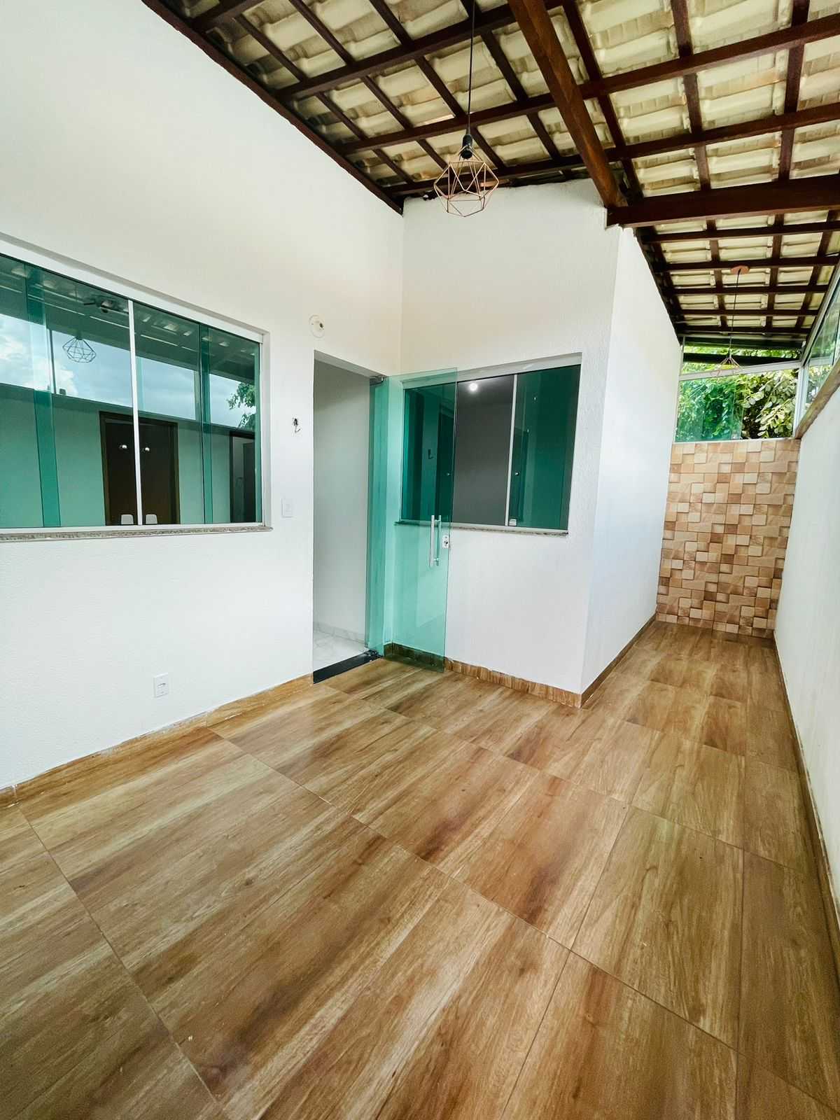 Casa à venda com 2 quartos, 50m² - Foto 1