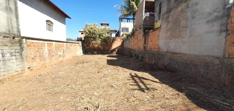 Terreno à venda, 250m² - Foto 1