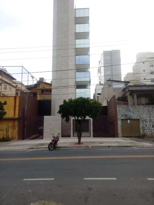 Apartamento à venda com 4 quartos, 140m² - Foto 1