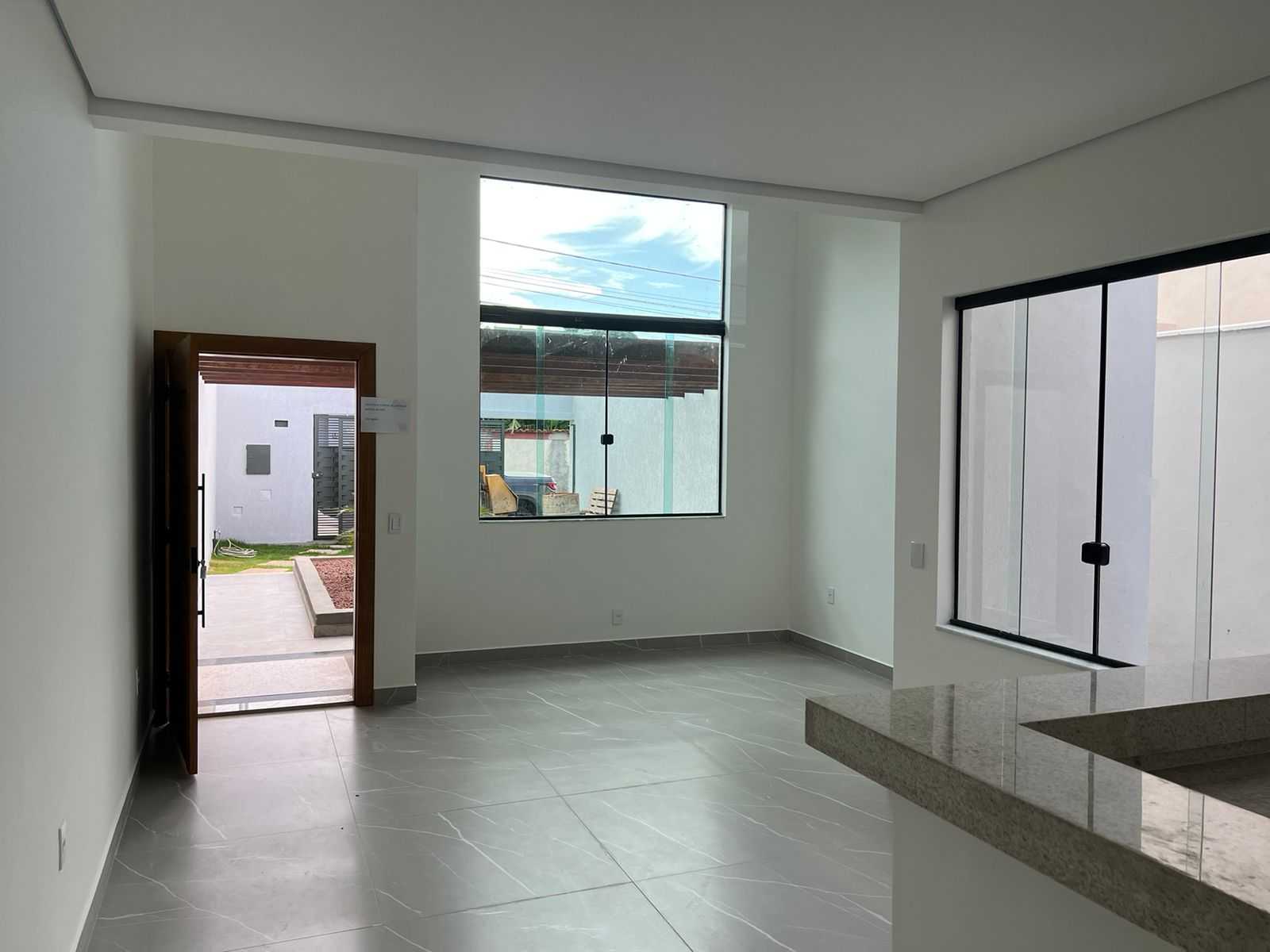 Casa à venda com 3 quartos, 105m² - Foto 3