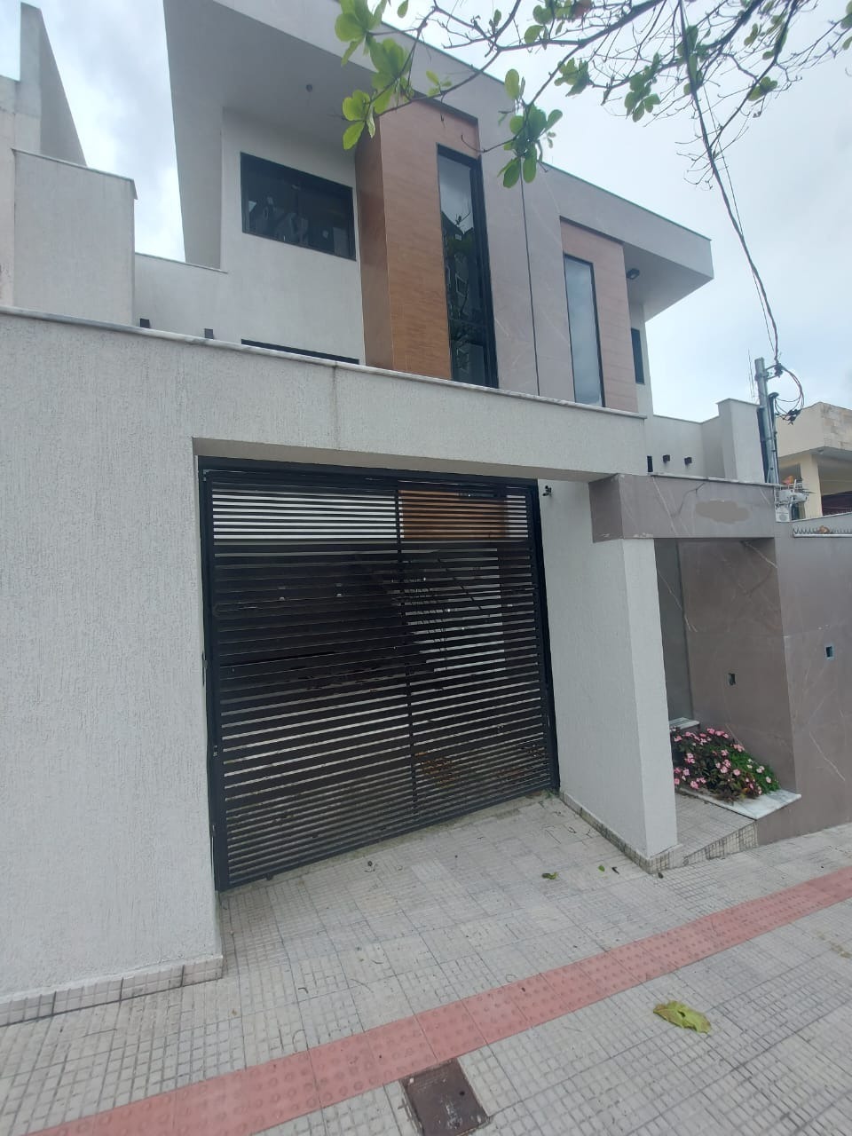 Casa à venda com 3 quartos, 290m² - Foto 1