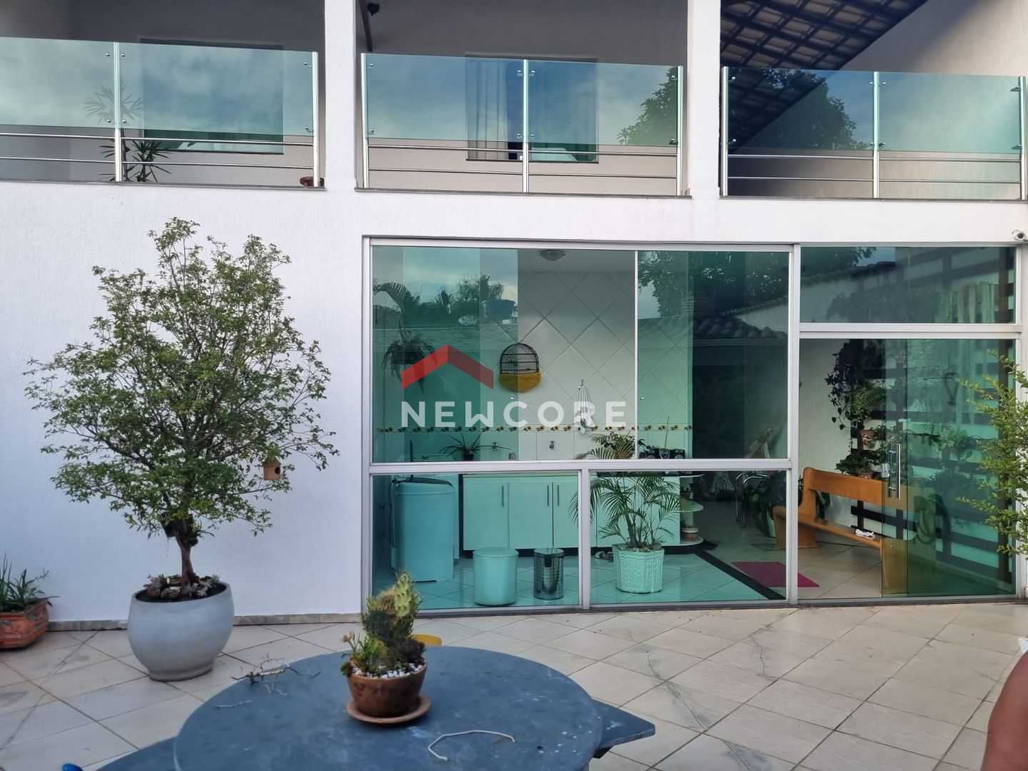 Casa à venda com 4 quartos, 360m² - Foto 3