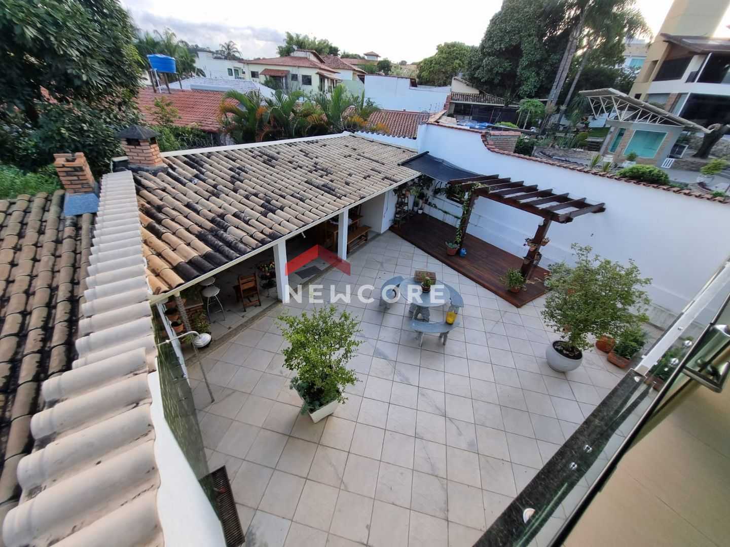 Casa à venda com 4 quartos, 360m² - Foto 6