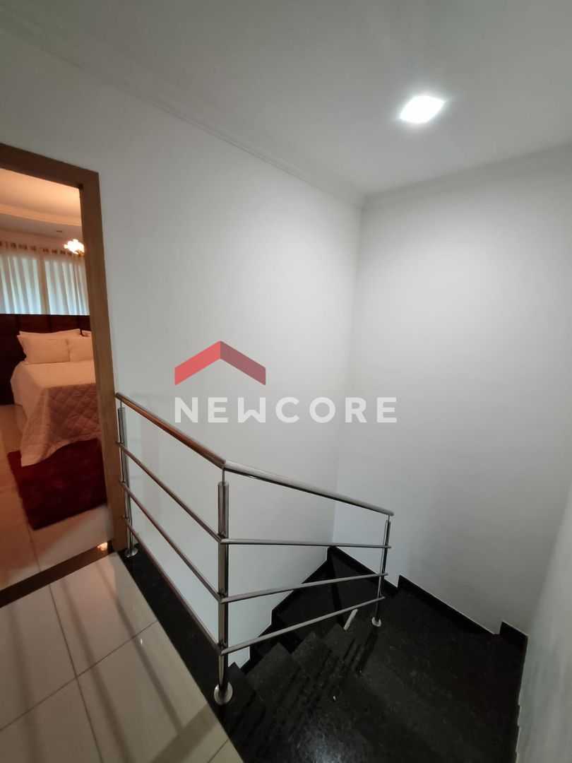 Casa à venda com 4 quartos, 360m² - Foto 18