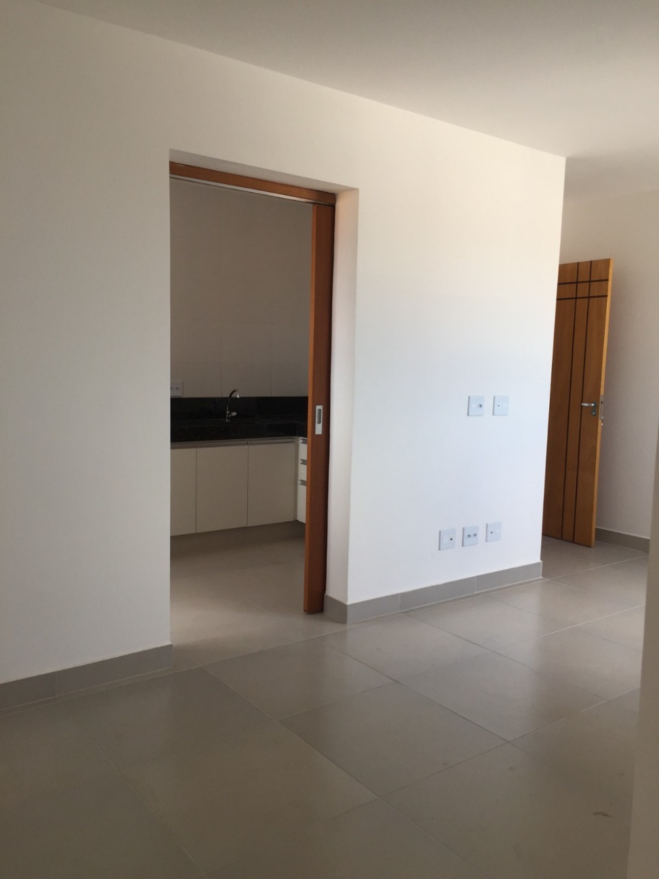 Apartamento à venda com 3 quartos, 76m² - Foto 3