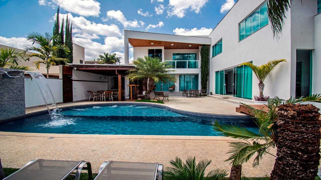 Casa de Condomínio à venda com 4 quartos, 490m² - Foto 2