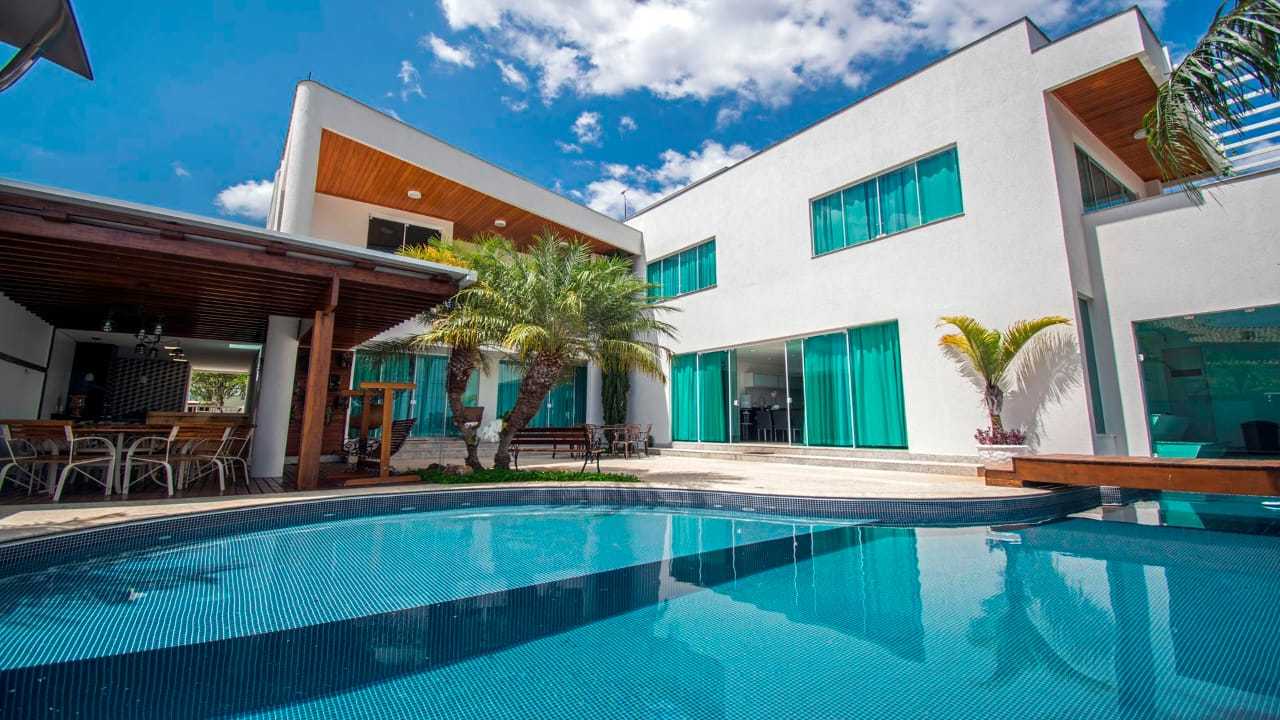 Casa de Condomínio à venda com 4 quartos, 490m² - Foto 1