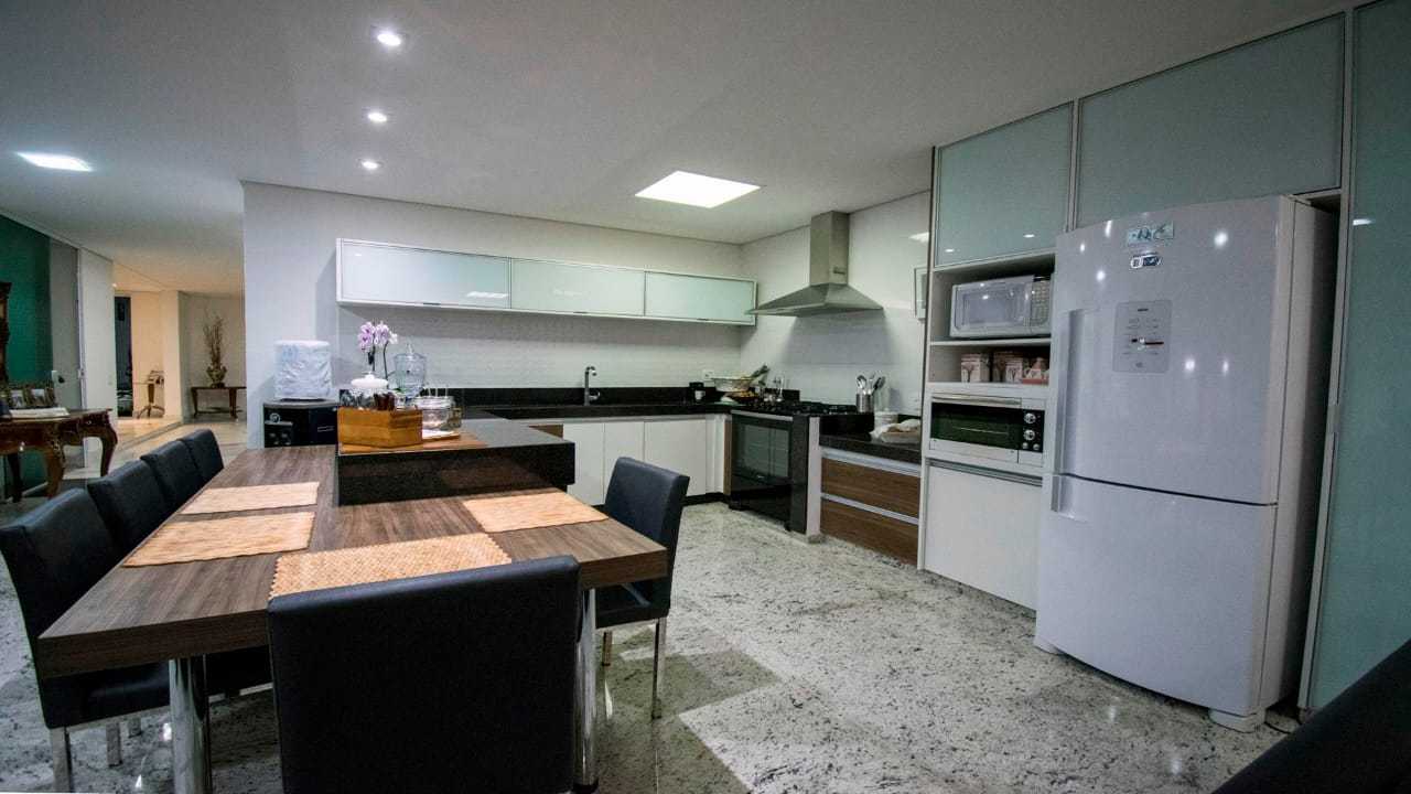 Casa de Condomínio à venda com 4 quartos, 490m² - Foto 14