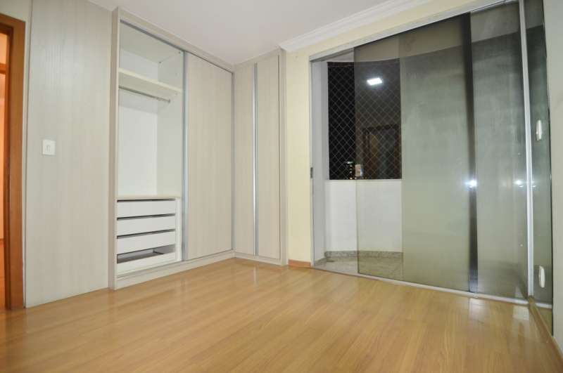 Apartamento para alugar com 3 quartos, 110m² - Foto 6