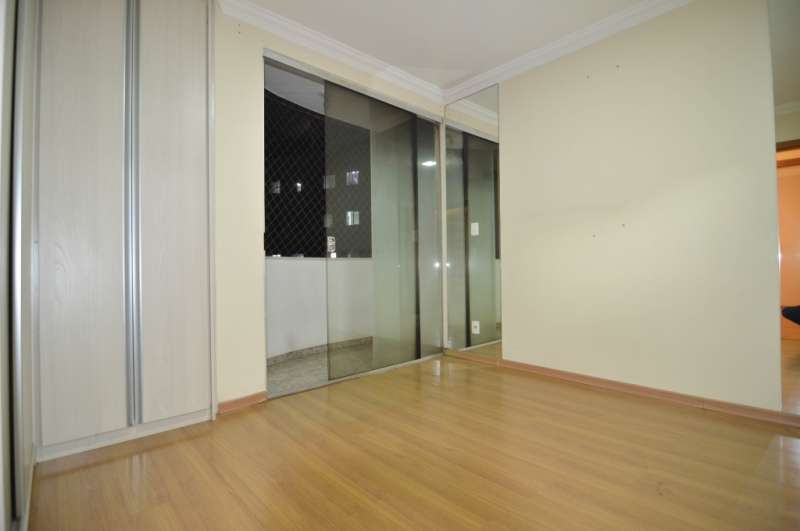 Apartamento para alugar com 3 quartos, 110m² - Foto 2