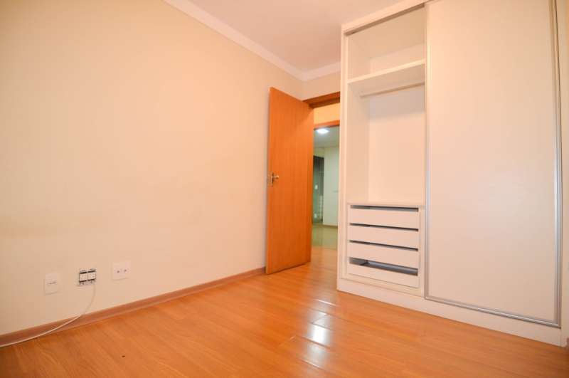 Apartamento para alugar com 3 quartos, 110m² - Foto 7