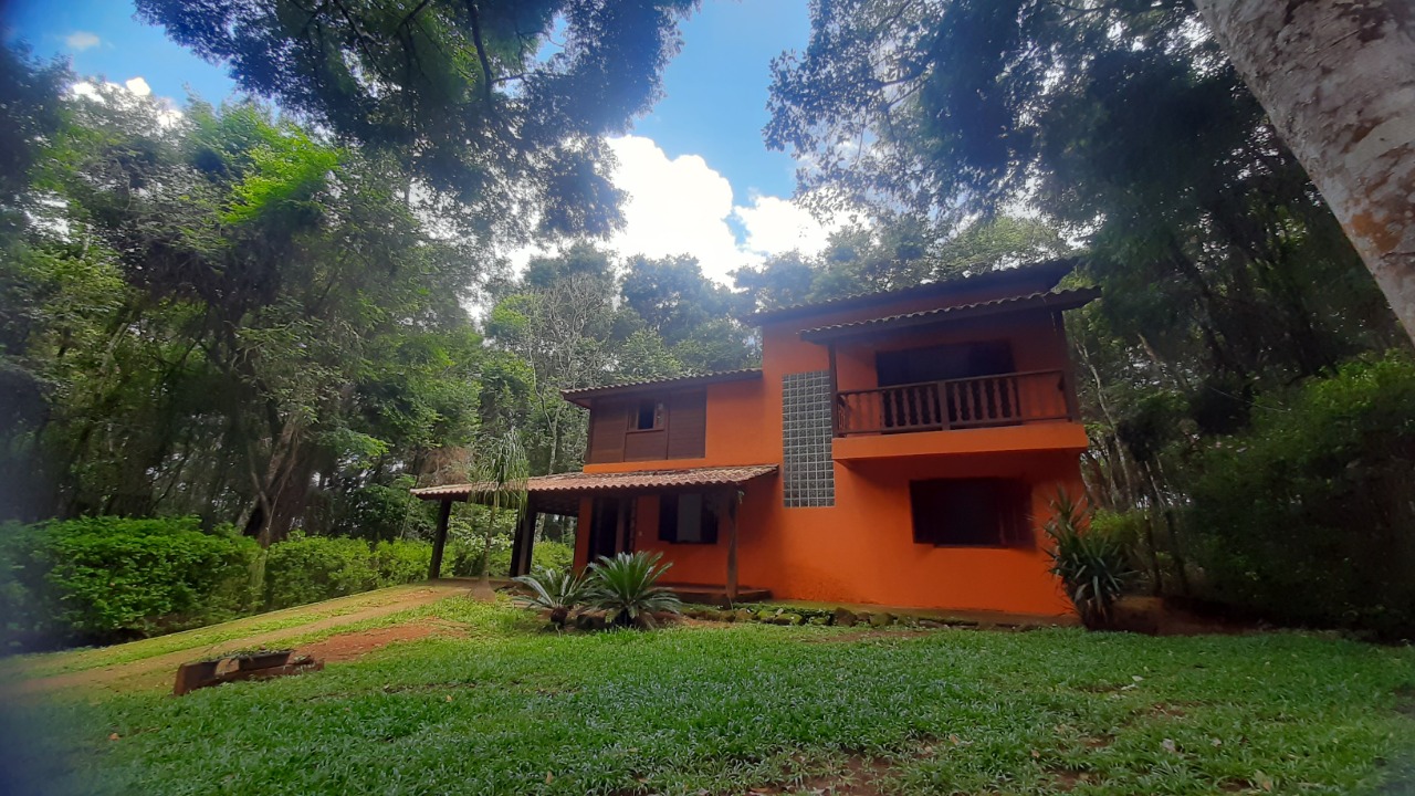 Casa de Condomínio à venda com 3 quartos, 270m² - Foto 1