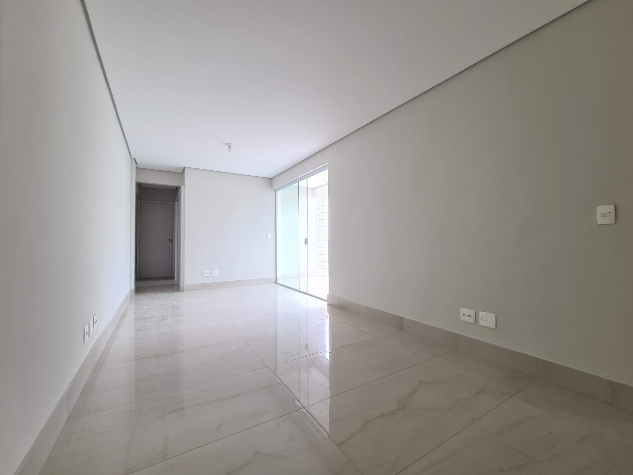 Apartamento à venda com 3 quartos, 78m² - Foto 2