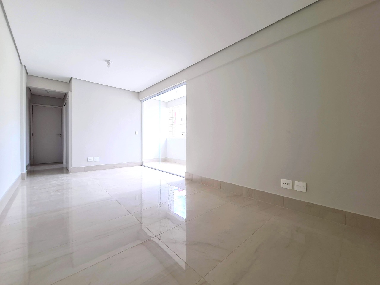 Apartamento à venda com 3 quartos, 78m² - Foto 2