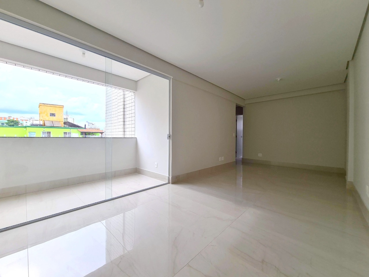 Apartamento à venda com 3 quartos, 78m² - Foto 1